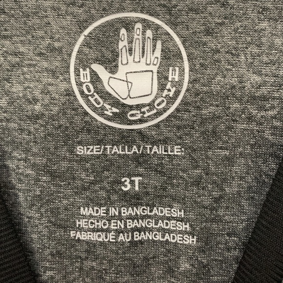Body Glove toddler boy top. Size 3T - Picture 4 of 7